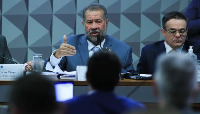  Lupi diz que governo acompanhava, mas sem dimensão de fraudes no INSS 